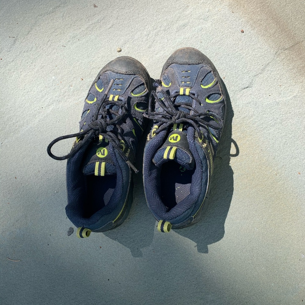 Merrill hiking / outdoor sneakers